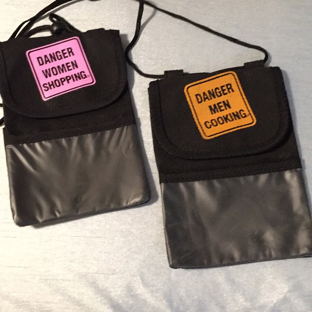 Business badge holders. Size 7” x 5”